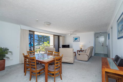 Columbia Beachfront Apartments On Rainbow Bay - Whitsundays Accommodation 13