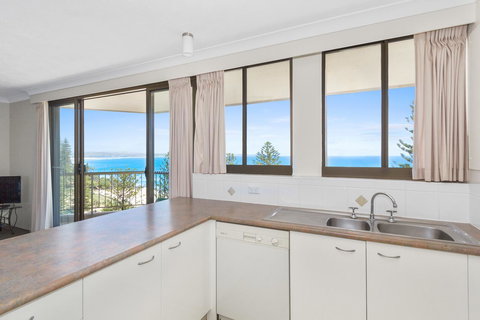 Columbia Beachfront Apartments On Rainbow Bay - Whitsundays Accommodation 38