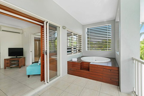 Mantra Aqueous On Port - Whitsundays Accommodation 17