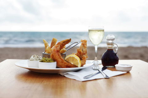 Seacrest Beachfront Apartments Surfers Paradise - Whitsundays Accommodation 38