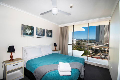 Seacrest Beachfront Apartments Surfers Paradise - Whitsundays Accommodation 27