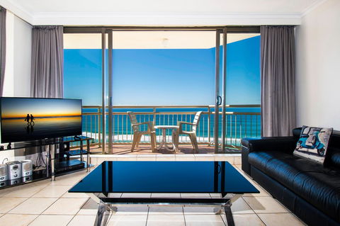 Seacrest Beachfront Apartments Surfers Paradise - Whitsundays Accommodation 13