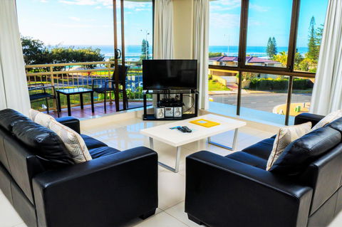 Seacrest Beachfront Apartments Surfers Paradise - Whitsundays Accommodation 35