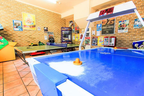 Seacrest Beachfront Apartments Surfers Paradise - Whitsundays Accommodation 26