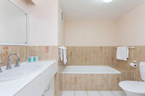 Capricornia Apartments - Whitsundays Accommodation 10