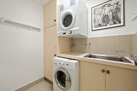 Montipora Unit 3 - In The Heart Of Airlie, Wi-fi And Netflix - Whitsundays Accommodation 9