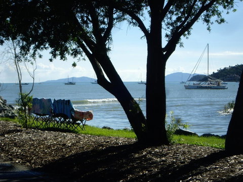 Montipora Unit 3 - In The Heart Of Airlie, Wi-fi And Netflix - Whitsundays Accommodation 17