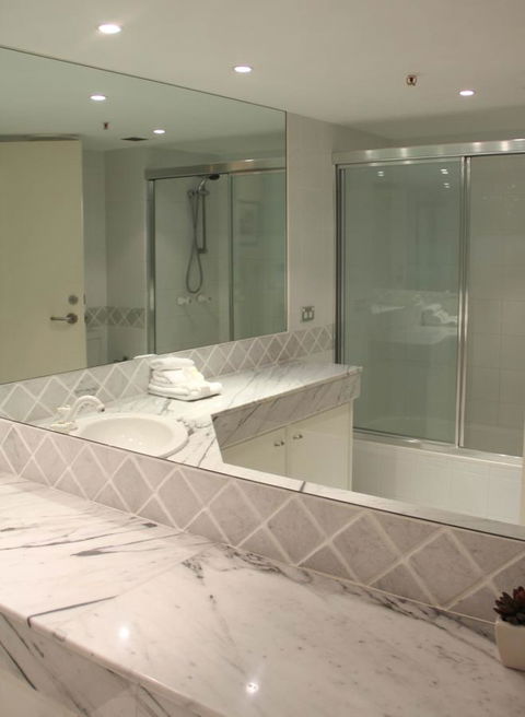 De Ville Apartments - Whitsundays Accommodation 3