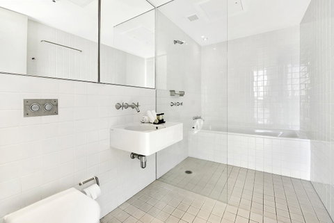 ULTIQA Air On Broadbeach - Whitsundays Accommodation 18