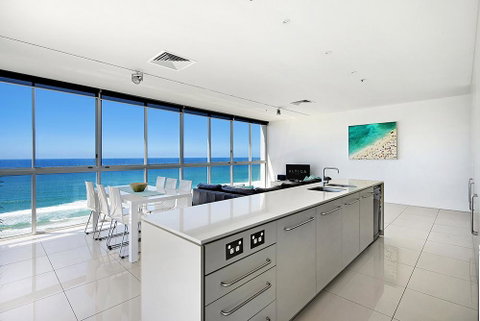 ULTIQA Air On Broadbeach - Whitsundays Accommodation 1