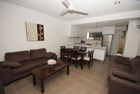 Woodville Beach Townhouse 5 - Whitsundays Accommodation 1