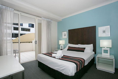 Towers Of Chevron - Private Apartment - Whitsundays Accommodation 1