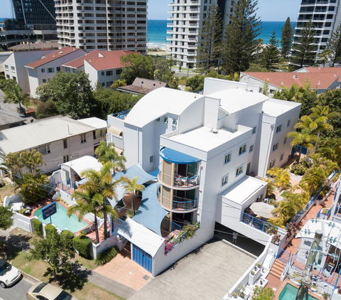 Surfers Beach Resort One - Whitsundays Accommodation 34