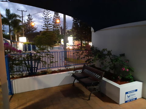 Surfers Beach Resort One - Whitsundays Accommodation 12