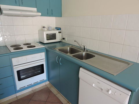 Surfers Beach Resort One - Whitsundays Accommodation 43