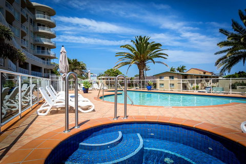 Kirra Beach Apartments - Whitsundays Accommodation 0