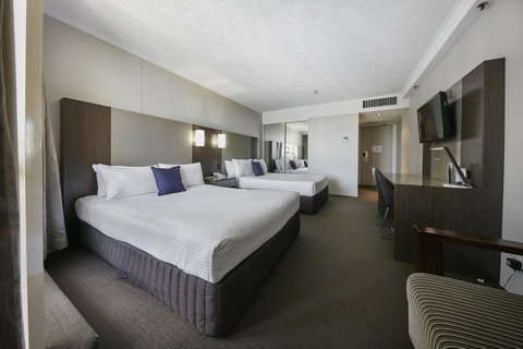 Novotel Surfers Paradise - Whitsundays Accommodation 11