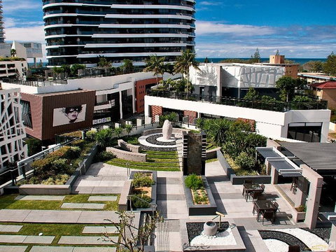 Luxury 3 Bedroom In Heart Of Broadbeach - Whitsundays Accommodation 7
