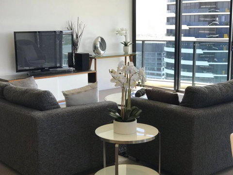 Luxury 3 Bedroom In Heart Of Broadbeach - Whitsundays Accommodation 18