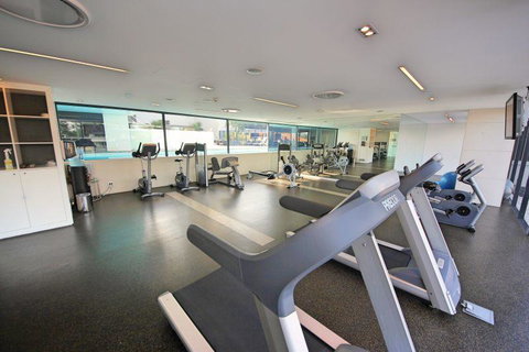 Luxury 3 Bedroom In Heart Of Broadbeach - Whitsundays Accommodation 9