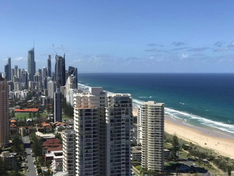 Luxury 3 Bedroom In Heart Of Broadbeach - Whitsundays Accommodation 1
