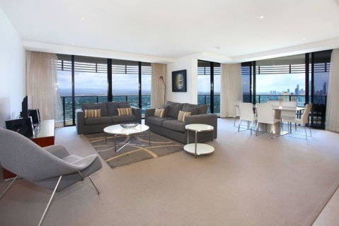 Luxury 3 Bedroom In Heart Of Broadbeach - Whitsundays Accommodation 3