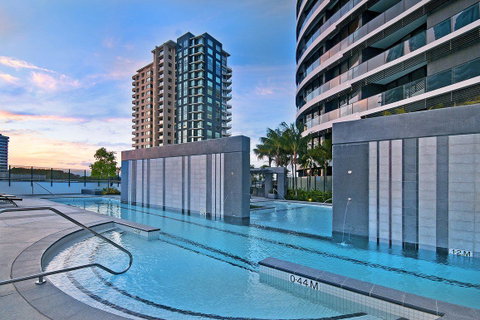 Luxury 3 Bedroom In Heart Of Broadbeach - Whitsundays Accommodation 5