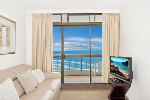 Surfers International Apartments - Whitsundays Accommodation 27