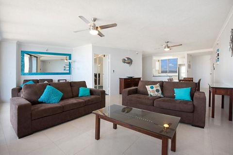 Surfers International Apartments - Whitsundays Accommodation 11