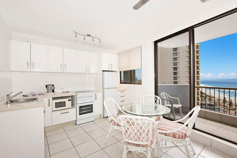 Surfers International Apartments - Whitsundays Accommodation 21