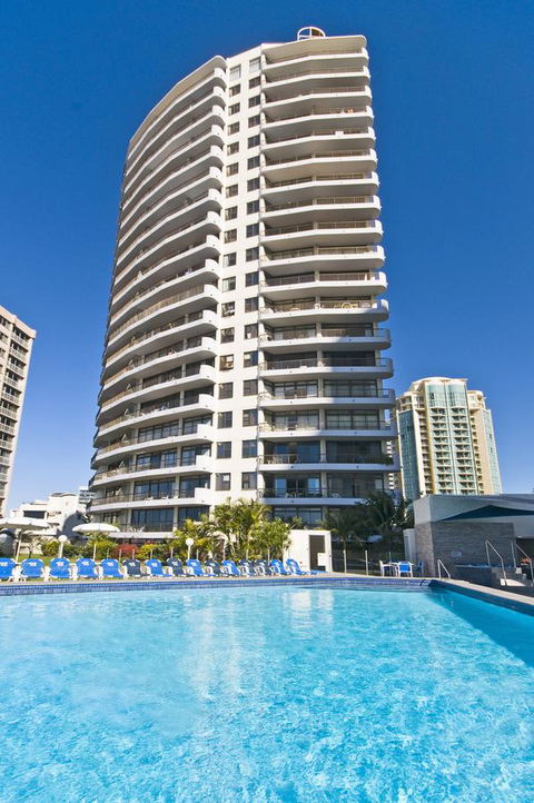 Surfers International Apartments - Whitsundays Accommodation 0