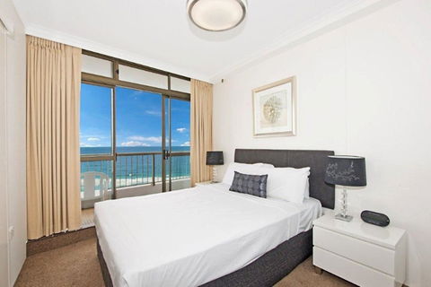 Surfers International Apartments - Whitsundays Accommodation 19