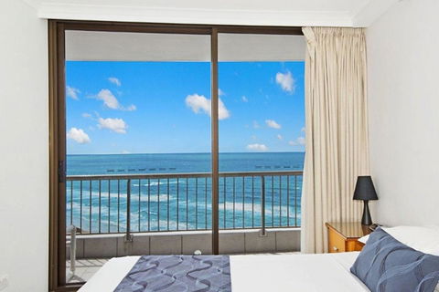 Surfers International Apartments - Whitsundays Accommodation 26