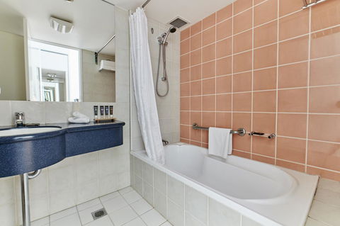 Novotel Cairns Oasis Resort - Whitsundays Accommodation 2