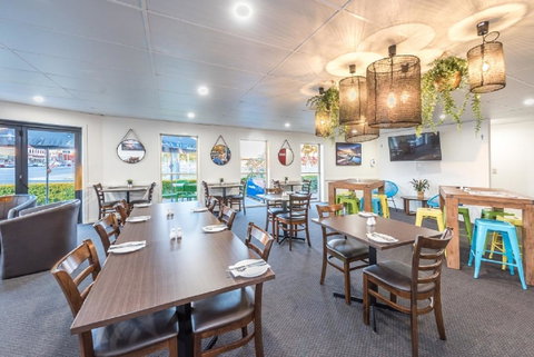 Sugar Country Motor Inn - Whitsundays Accommodation 2