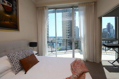 PeepSleep Chevron Towers - Whitsundays Accommodation 4