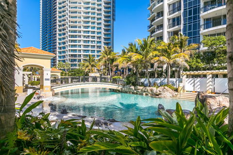 PeepSleep Chevron Towers - Whitsundays Accommodation 0