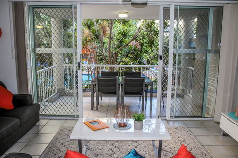 Surfers Beach Holiday Apartments - Whitsundays Accommodation 14
