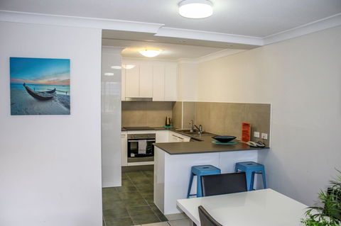 Surfers Beach Holiday Apartments - Whitsundays Accommodation 18