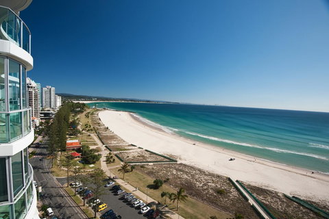 Reflection On The Sea - Whitsundays Accommodation 19
