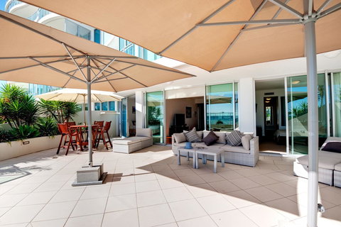 Reflection On The Sea - Whitsundays Accommodation 28