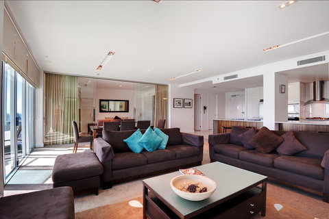 Reflection On The Sea - Whitsundays Accommodation 15