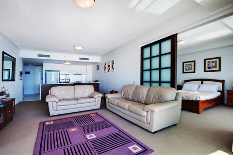 Reflection On The Sea - Whitsundays Accommodation 10