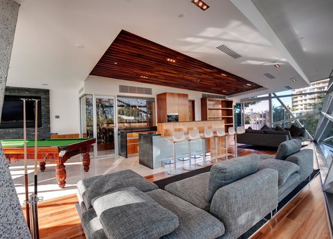 Reflection On The Sea - Whitsundays Accommodation 20