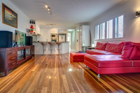 Currumbin Sands On The Beach - Whitsundays Accommodation 20