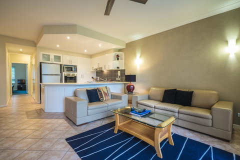 Currumbin Sands On The Beach - Whitsundays Accommodation 19