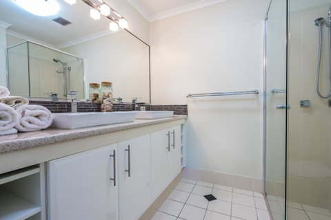 Currumbin Sands On The Beach - Whitsundays Accommodation 34