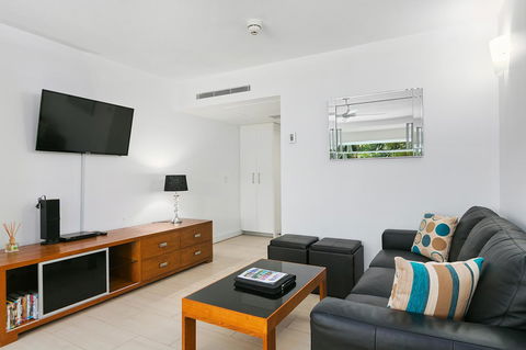 Palm Cove Beach Apartment - Whitsundays Accommodation 18