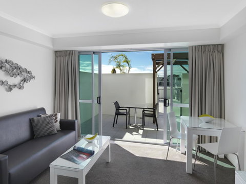 Oaks Mackay Rivermarque Hotel - Whitsundays Accommodation 1
