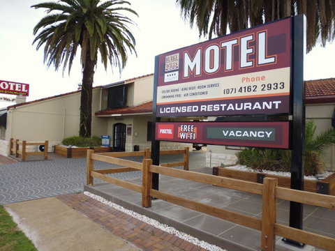 Burke & Wills Motor Inn - Whitsundays Accommodation 20